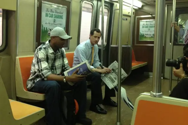 Anthony Weiner on the R train this morning
